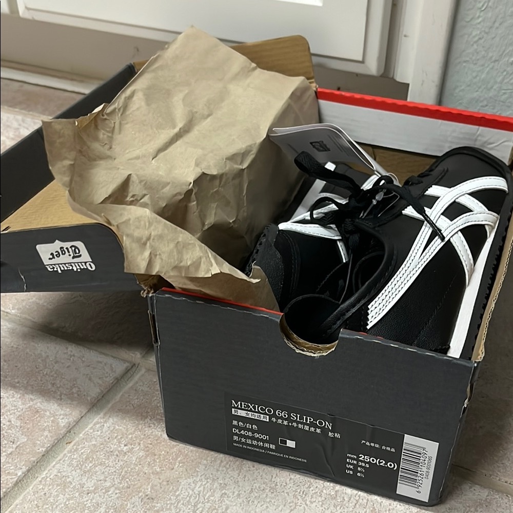 Onitsuka Tiger Mexico 66 Black and White Sneakers M 6.5/W 8